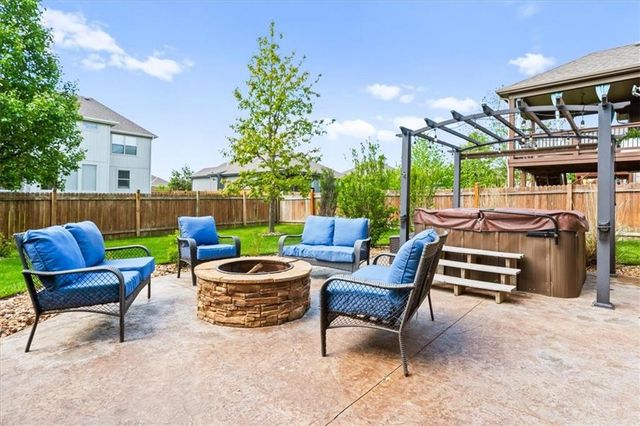 19421 W 200th Terrace, Spring Hill, KS 66083