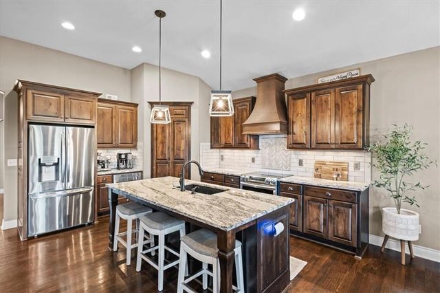 19421 W 200th Terrace, Spring Hill, KS 66083