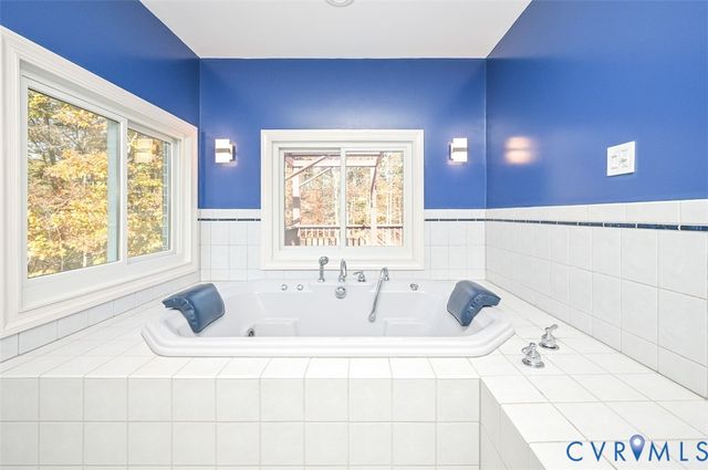 425 Starview Ln, Gum Spring, VA 23065