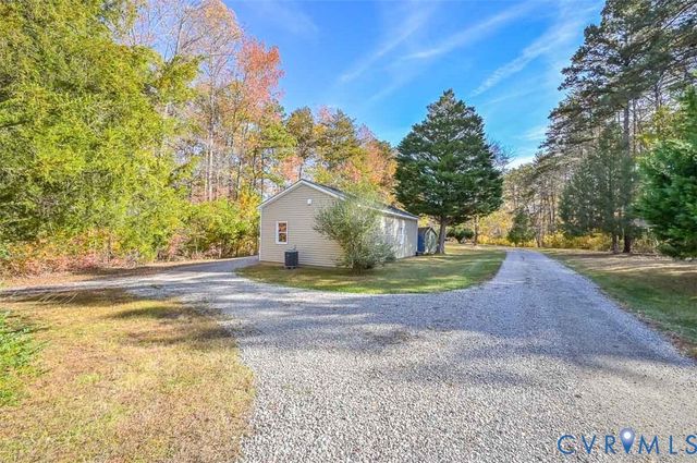 425 Starview Ln, Gum Spring, VA 23065