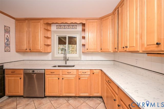 425 Starview Ln, Gum Spring, VA 23065