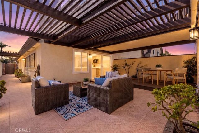 1810 Huntington Street, Huntington Beach, CA 92648
