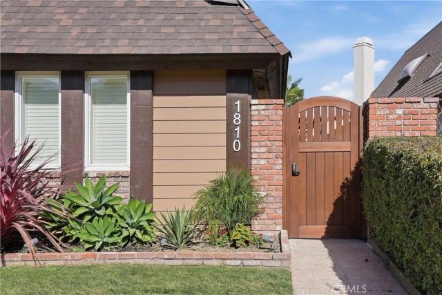 1810 Huntington Street, Huntington Beach, CA 92648