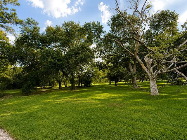 2245 County Road 130, Pearland, TX 77581