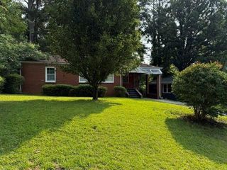 186 W Lake NW Drive, Atlanta, GA 30314