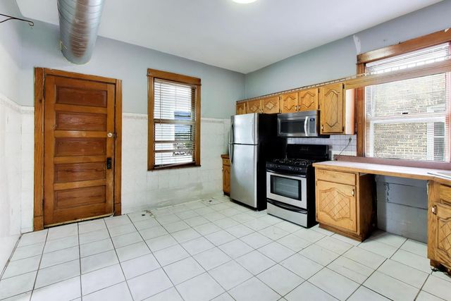 1623 N TRIPP Avenue, Chicago, IL 60639