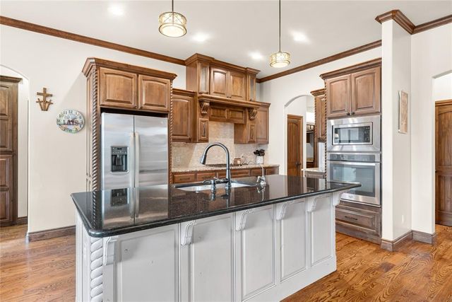 10904 SW 19th Street, Yukon, OK 73099