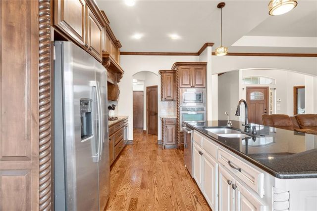 10904 SW 19th Street, Yukon, OK 73099