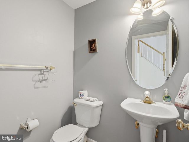 9477 BANKHEAD DR, Manassas, VA 20110