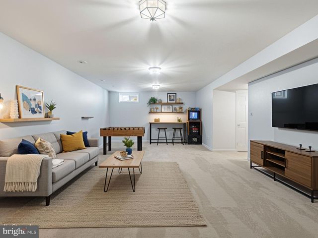9477 BANKHEAD DR, Manassas, VA 20110