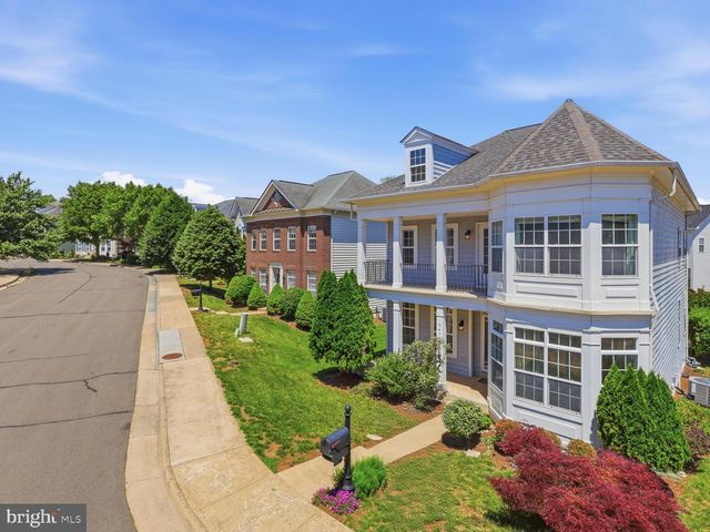 9477 BANKHEAD DR, Manassas, VA 20110