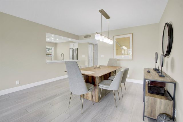 15451 Pembridge Drive 206, Delray Beach, FL 33484