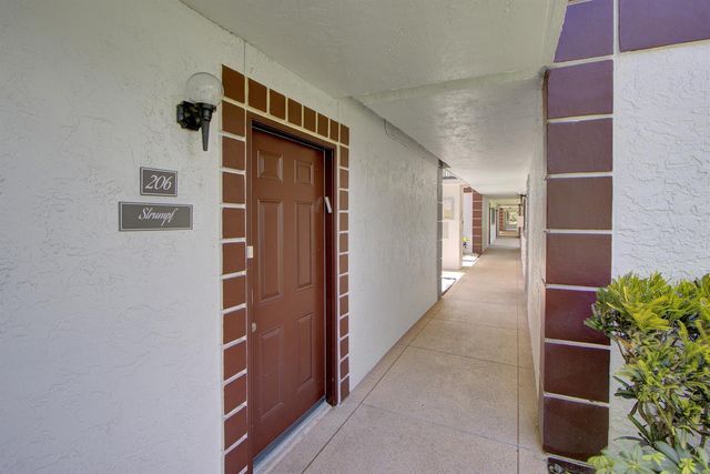 15451 Pembridge Drive 206, Delray Beach, FL 33484
