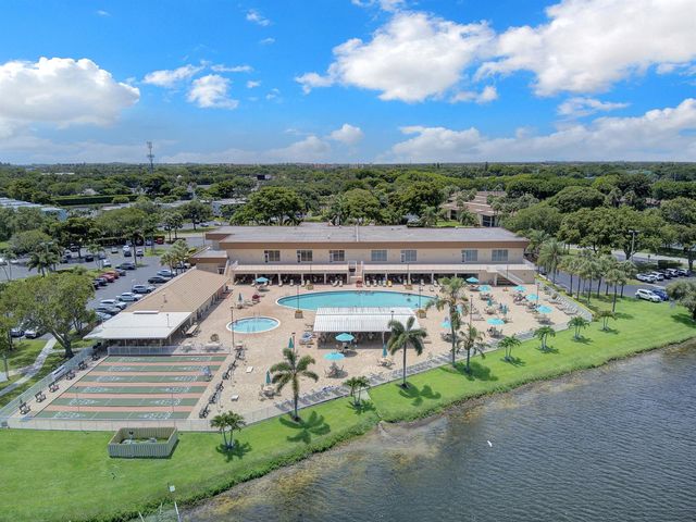 15451 Pembridge Drive 206, Delray Beach, FL 33484