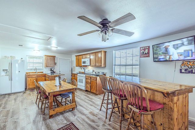 7828 Seaside Drive, Cocodrie, LA 70344