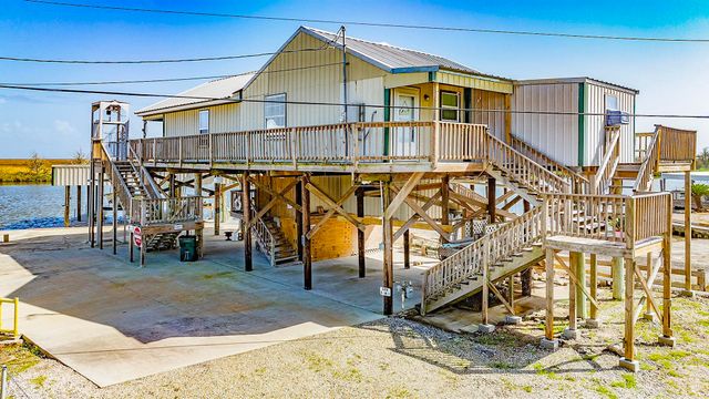 7828 Seaside Drive, Cocodrie, LA 70344