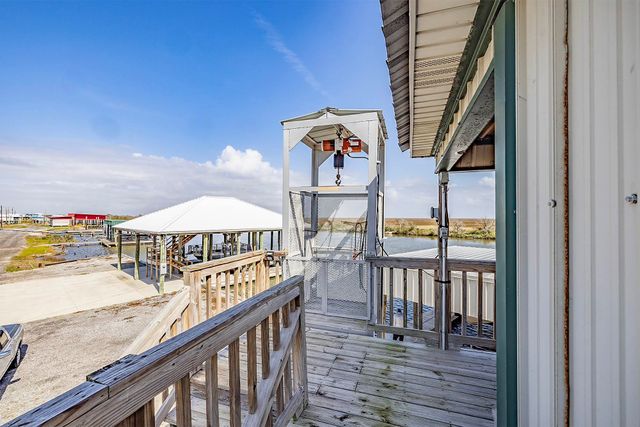 7828 Seaside Drive, Cocodrie, LA 70344