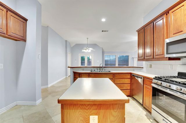 1211 Greenway Drive, Allen, TX 75013