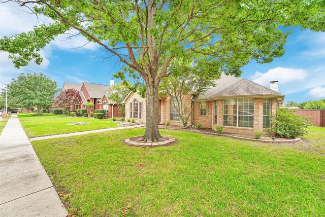 1211 Greenway Drive, Allen, TX 75013
