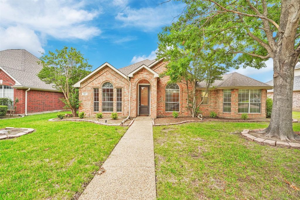 1211 Greenway Drive, Allen, TX 75013