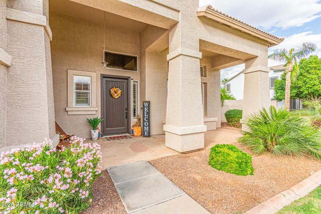 860 E OAKLAND Street, Gilbert, AZ 85295