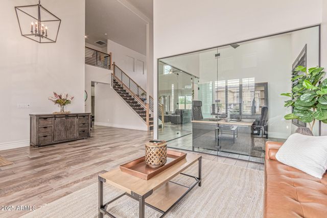 860 E OAKLAND Street, Gilbert, AZ 85295