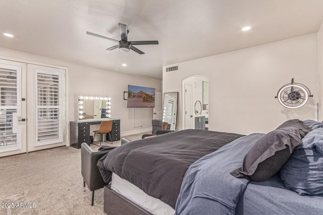 860 E OAKLAND Street, Gilbert, AZ 85295