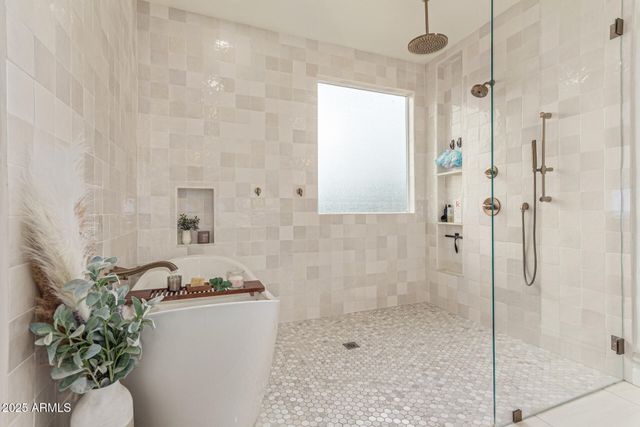 860 E OAKLAND Street, Gilbert, AZ 85295