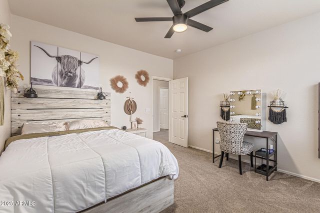 860 E OAKLAND Street, Gilbert, AZ 85295