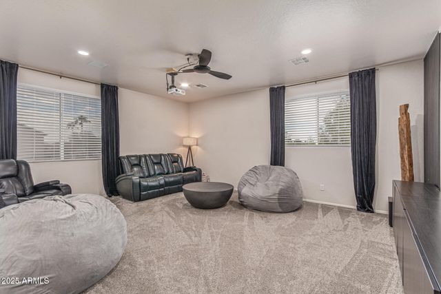 860 E OAKLAND Street, Gilbert, AZ 85295