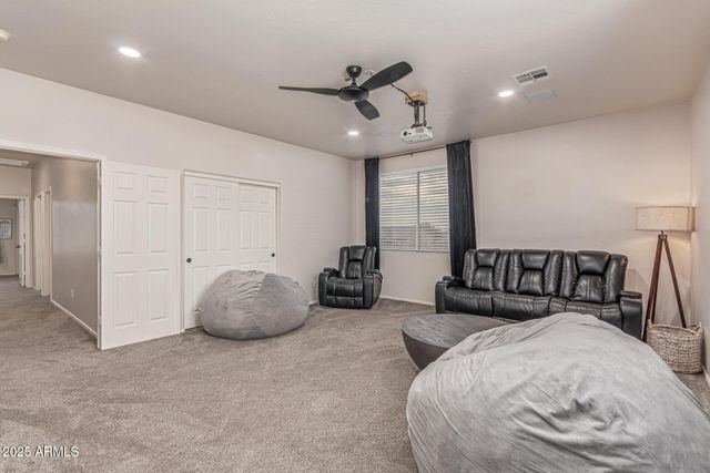 860 E OAKLAND Street, Gilbert, AZ 85295