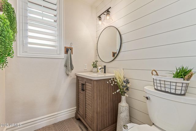 860 E OAKLAND Street, Gilbert, AZ 85295