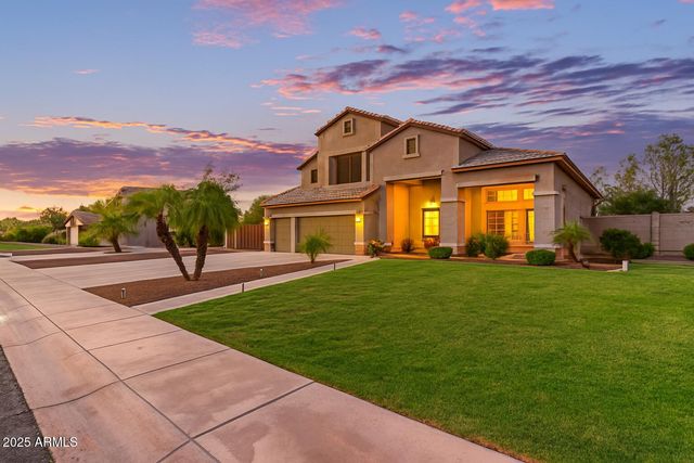 860 E OAKLAND Street, Gilbert, AZ 85295