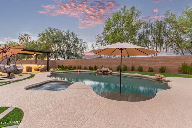 860 E OAKLAND Street, Gilbert, AZ 85295