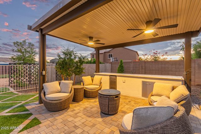 860 E OAKLAND Street, Gilbert, AZ 85295