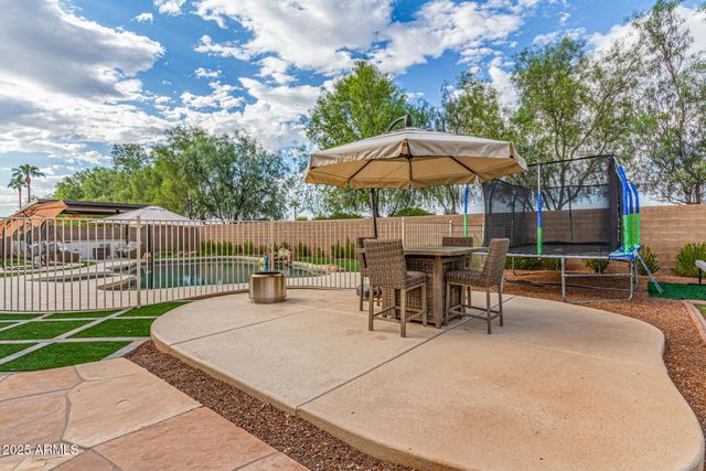 860 E OAKLAND Street, Gilbert, AZ 85295