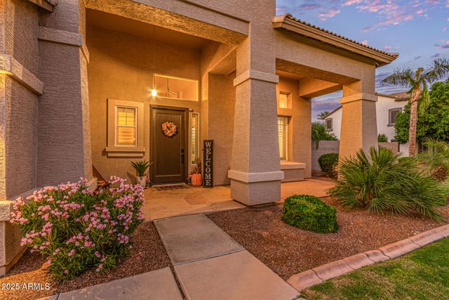 860 E OAKLAND Street, Gilbert, AZ 85295