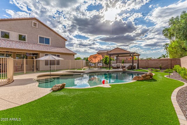 860 E OAKLAND Street, Gilbert, AZ 85295