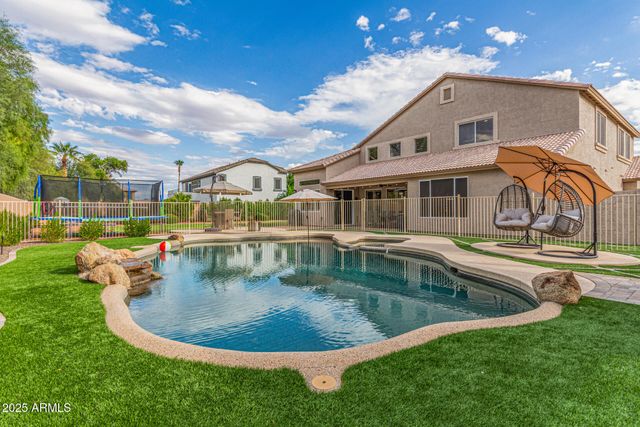 860 E OAKLAND Street, Gilbert, AZ 85295