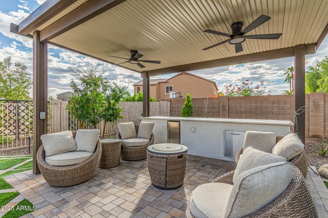 860 E OAKLAND Street, Gilbert, AZ 85295