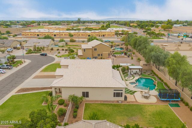 860 E OAKLAND Street, Gilbert, AZ 85295