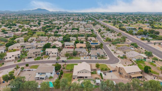 860 E OAKLAND Street, Gilbert, AZ 85295