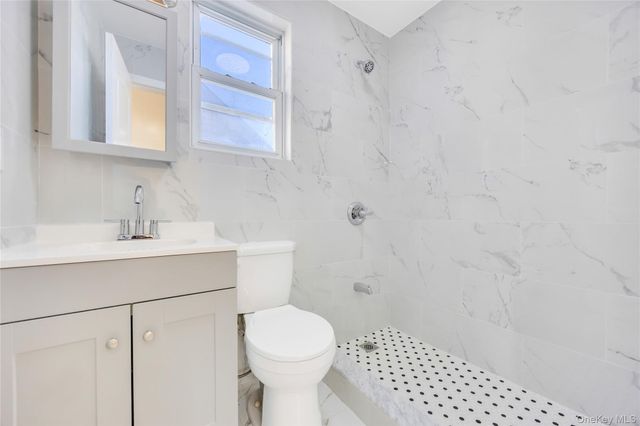 100-35 204th Street, Hollis, NY 11423