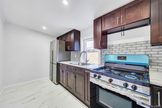 100-35 204th Street, Hollis, NY 11423