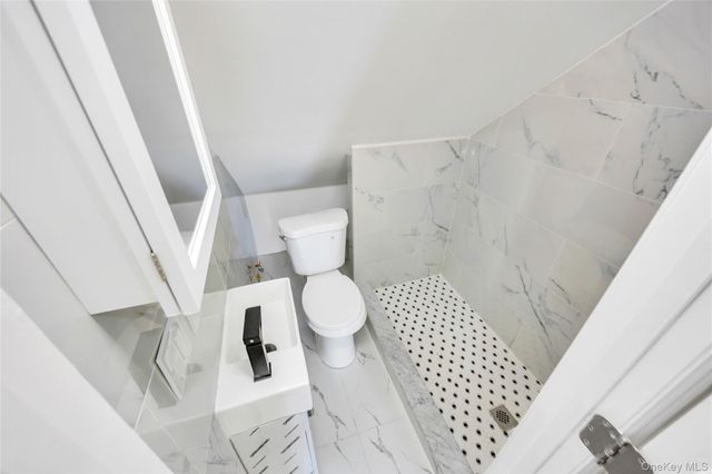 100-35 204th Street, Hollis, NY 11423