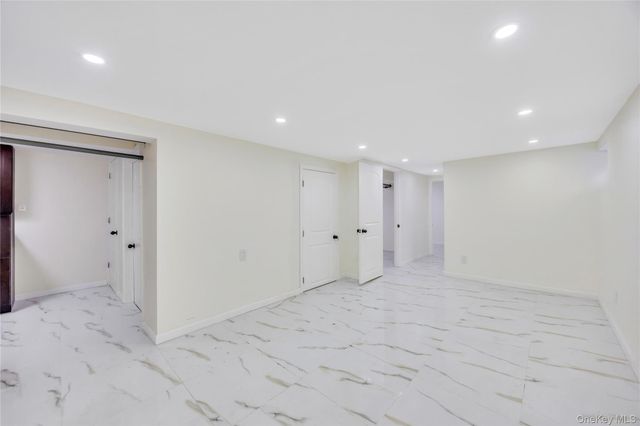 100-35 204th Street, Hollis, NY 11423