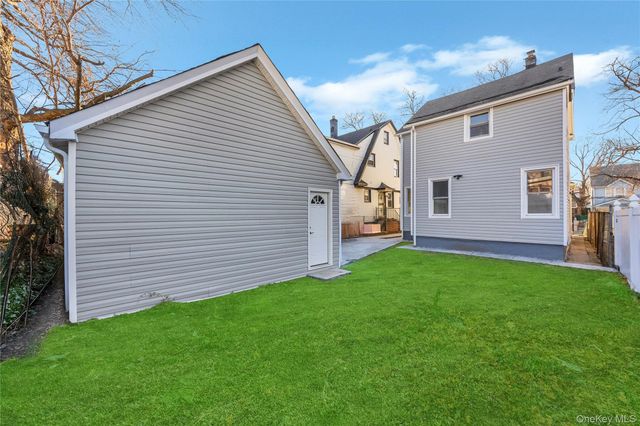 100-35 204th Street, Hollis, NY 11423