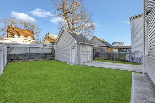 100-35 204th Street, Hollis, NY 11423