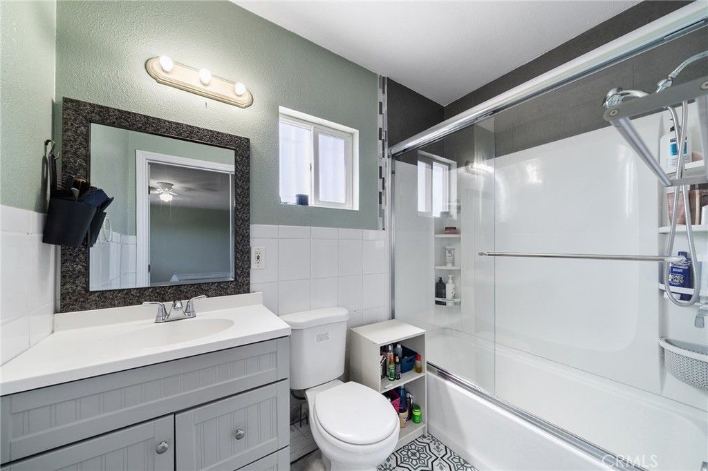 Image 14 of property listing at 1222 E 103rd, Los Angeles, CA 90002