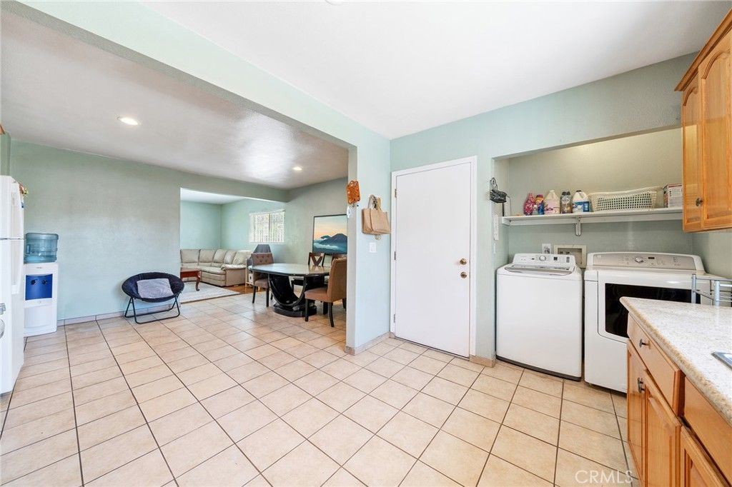 Image 22 of property listing at 1222 E 103rd, Los Angeles, CA 90002